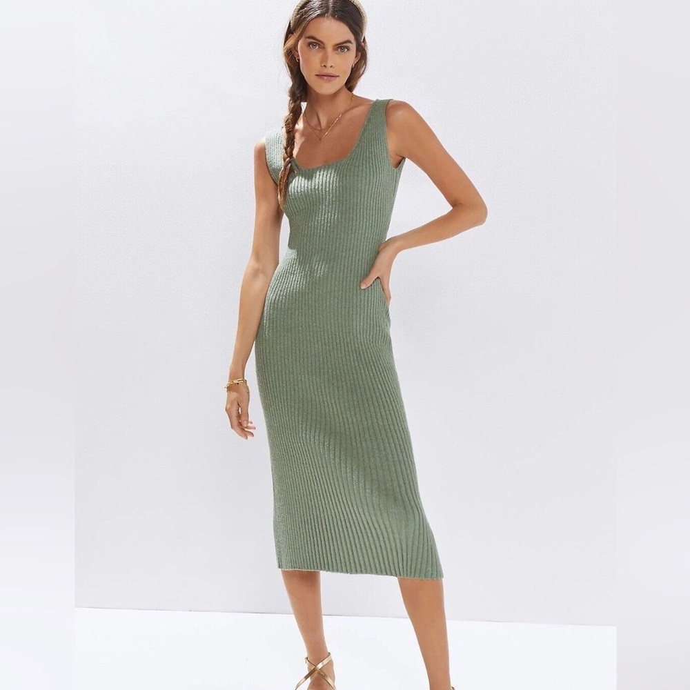 Green ribbed dress